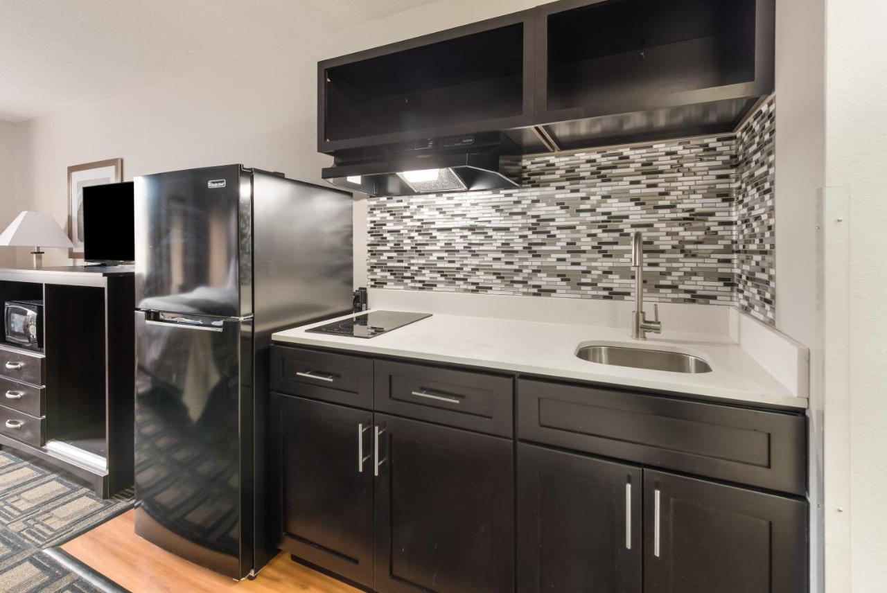 Suburban Studios Mason Hwy 42 Екстер'єр фото
