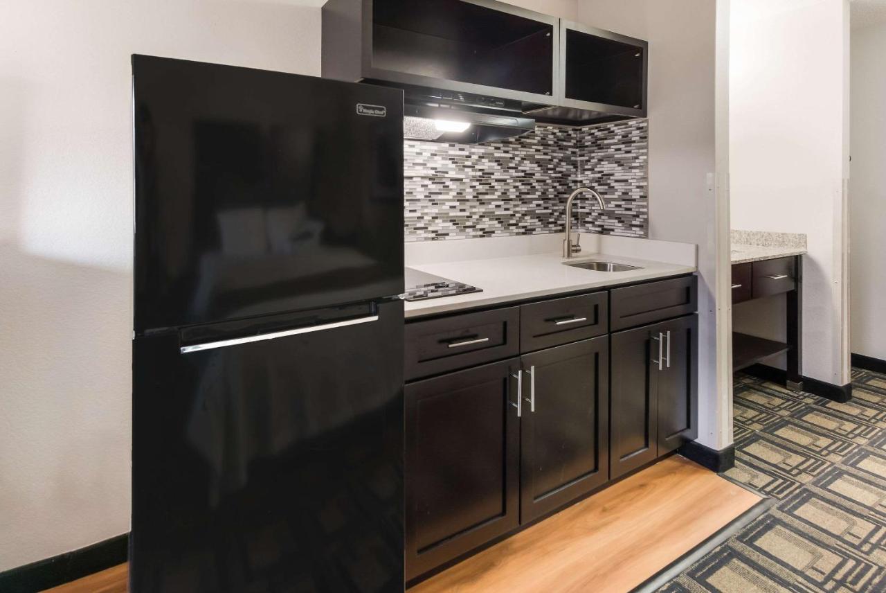 Suburban Studios Mason Hwy 42 Екстер'єр фото