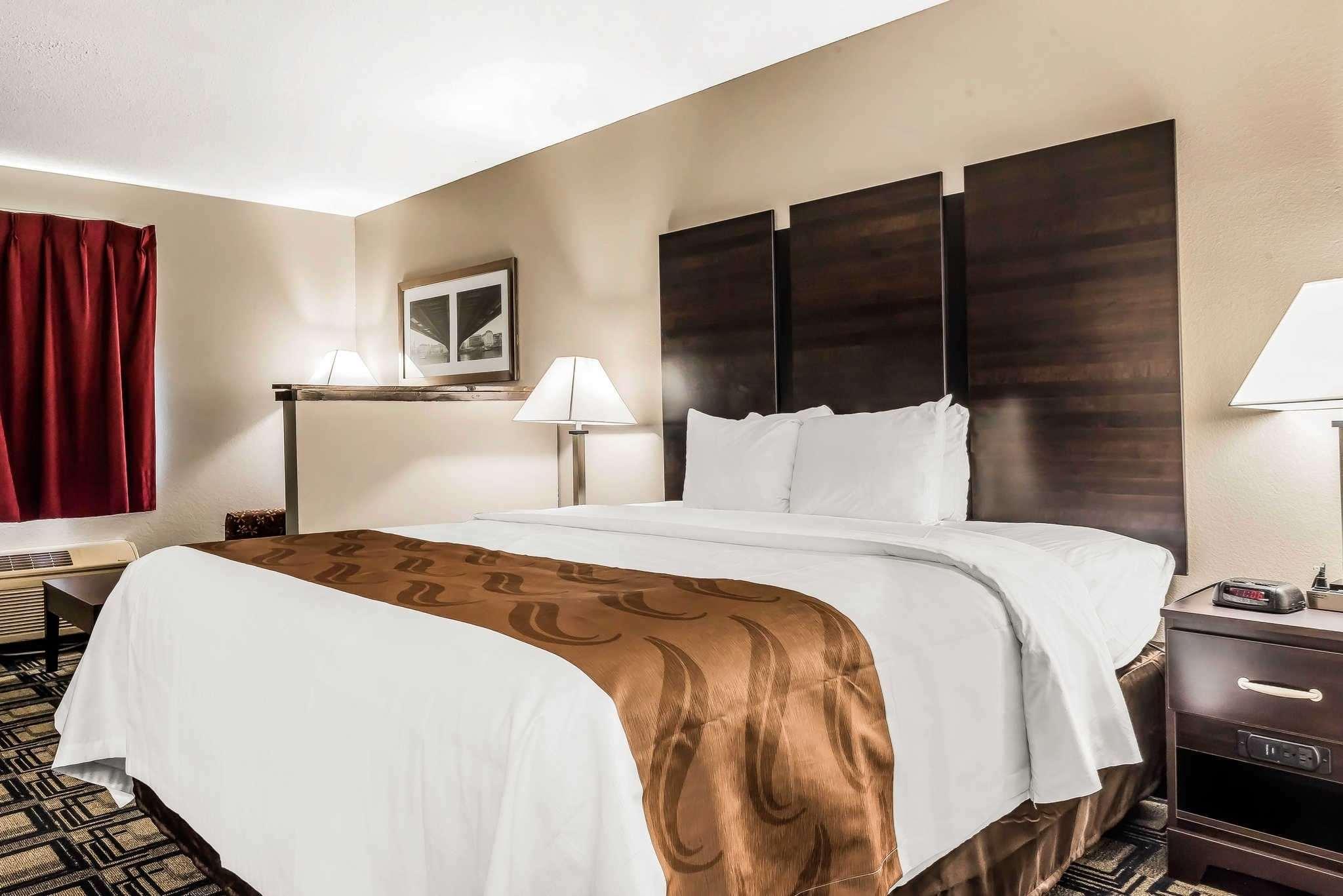 Suburban Studios Mason Hwy 42 Екстер'єр фото